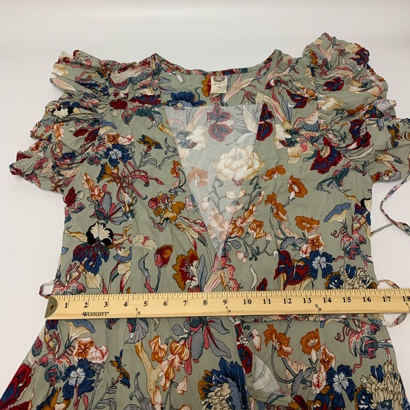 ELF Carmen Wrap Dress Gray Floral Ruffle V Neck Rayon Green Multi Tie Size L/XL - Picture 14 of 15